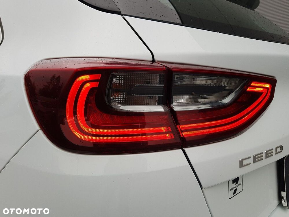 Kia Ceed 1.5 T-GDI M - 10