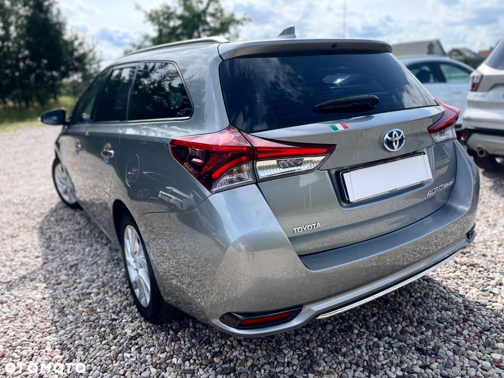 Toyota Auris - 4