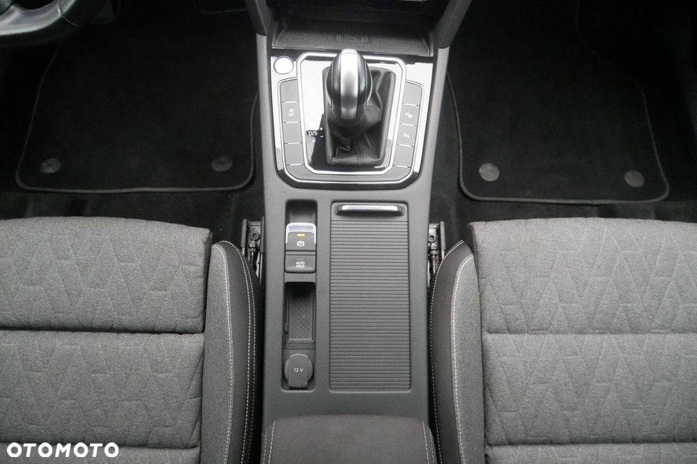 Volkswagen Passat Variant - 11