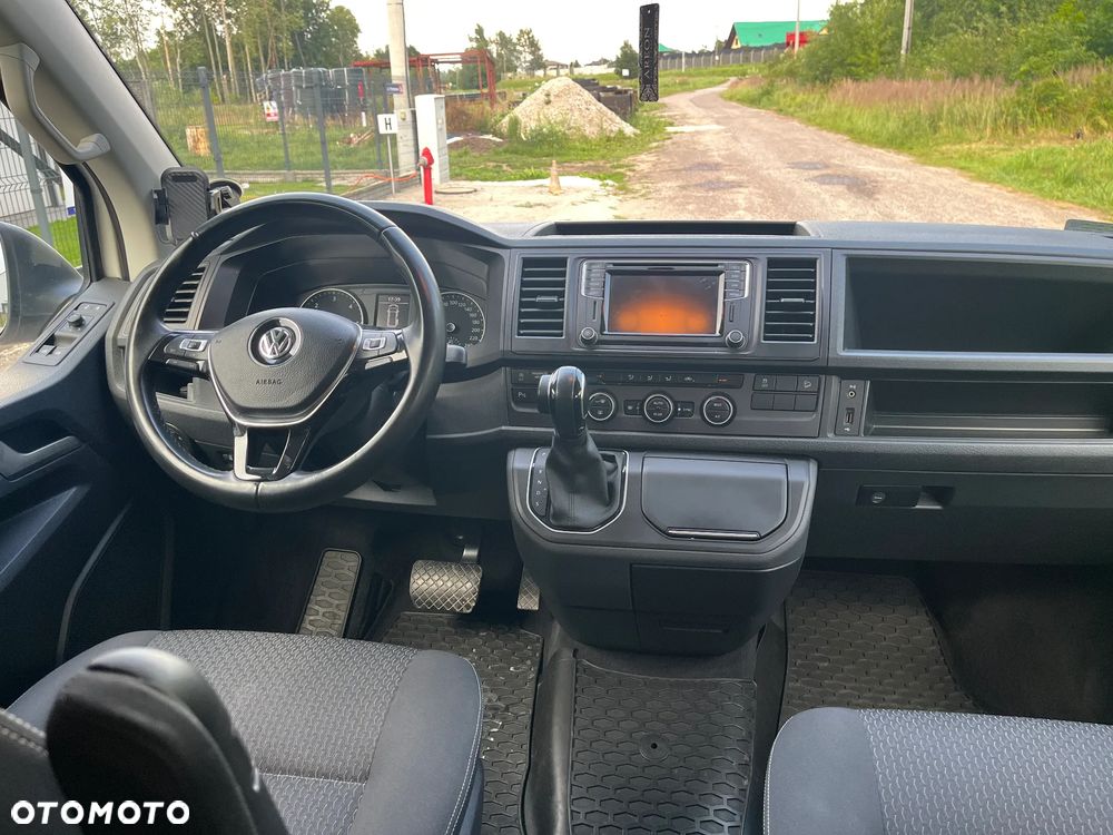 Volkswagen Multivan - 11