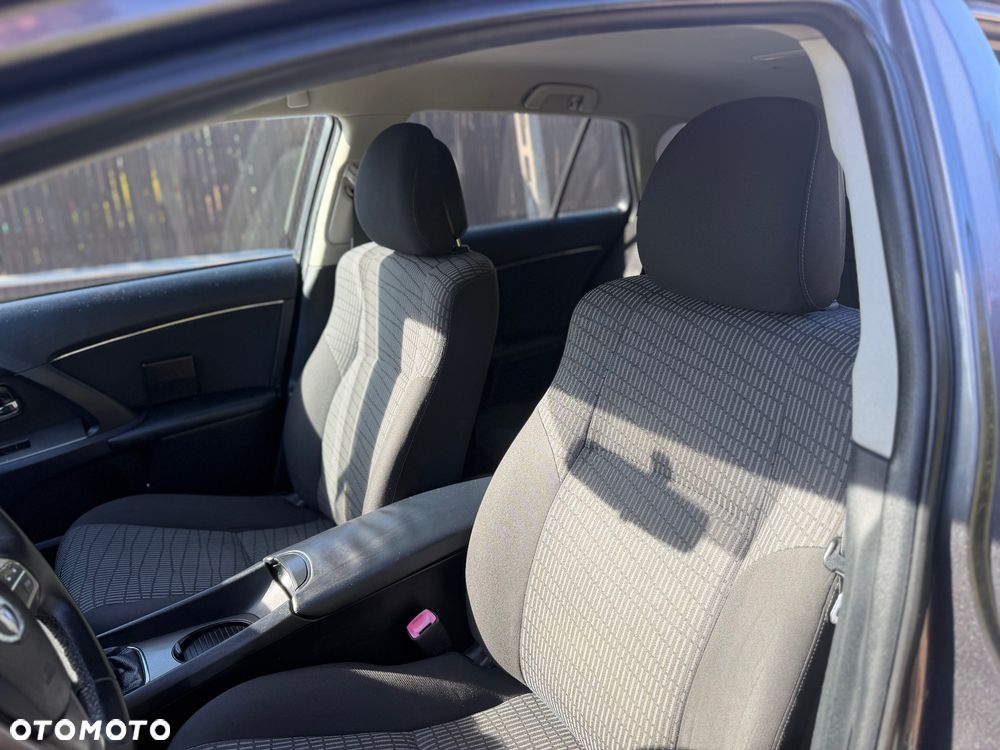 Toyota Avensis 2.0 D-4D - 18