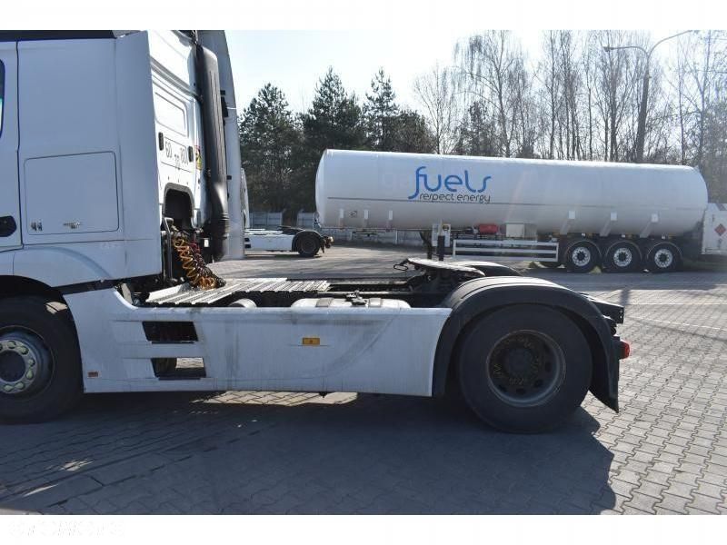Mercedes-Benz Actros - 14
