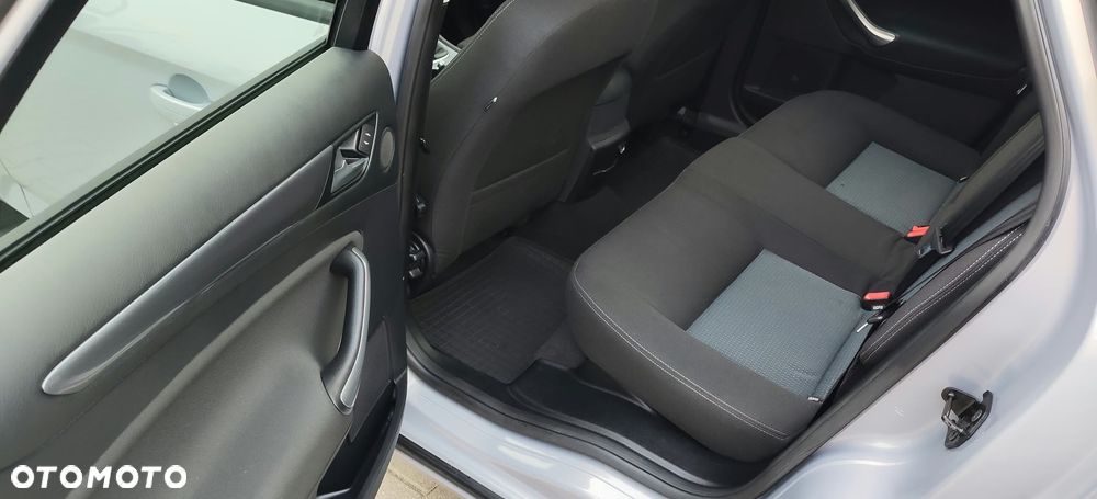 Ford Mondeo 2.0 TDCi Ghia - 13