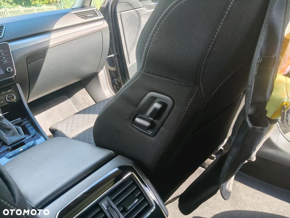 Skoda Superb Combi 2.0 TDI DSG Premium Edition - 17