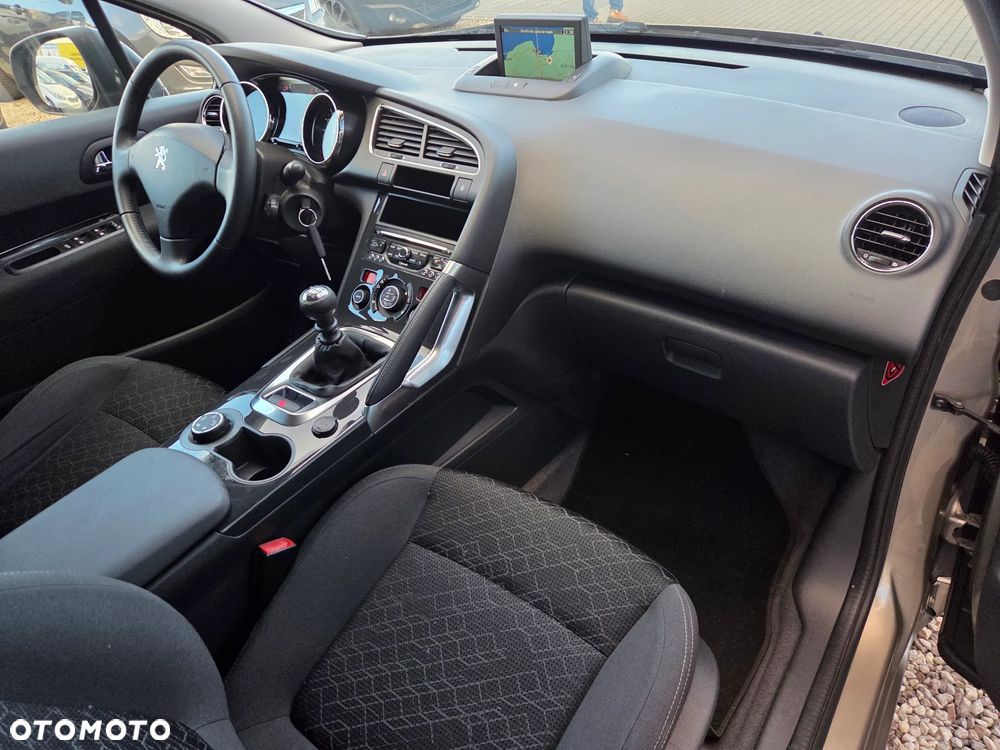 Peugeot 3008 HDi 115 Active - 14