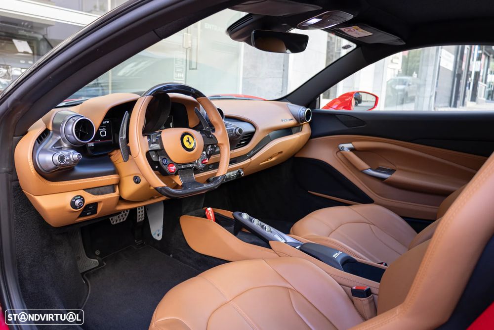 Ferrari F8 Tributo 3.9 Twin-Turbo V8 - 11