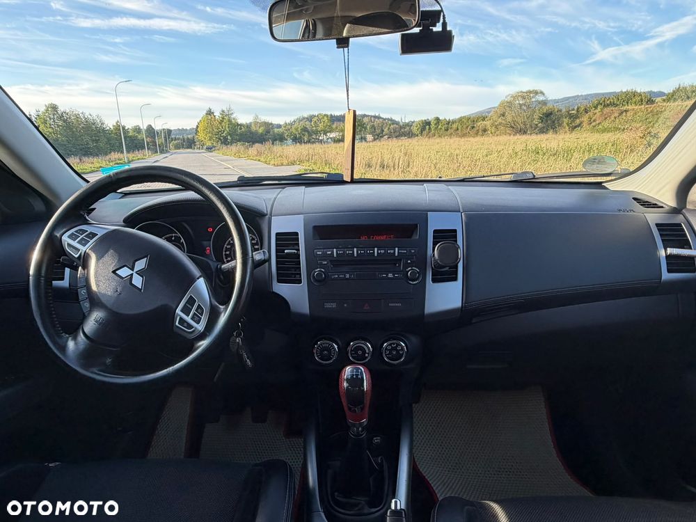 Mitsubishi Outlander - 6