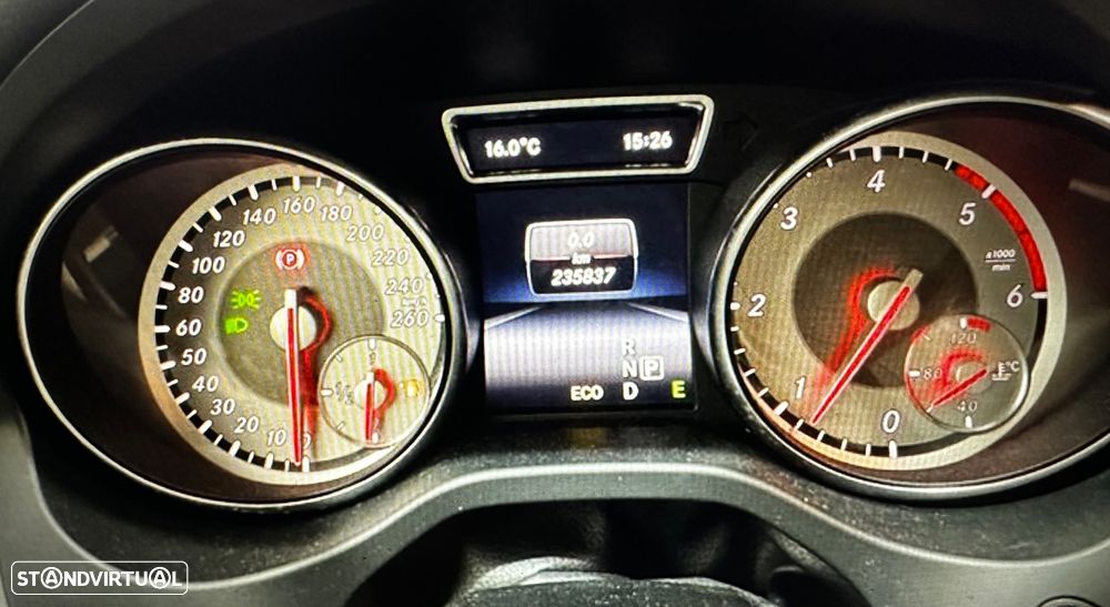 Mercedes-Benz CLA 220 CDI 7G-DCT Urban - 4