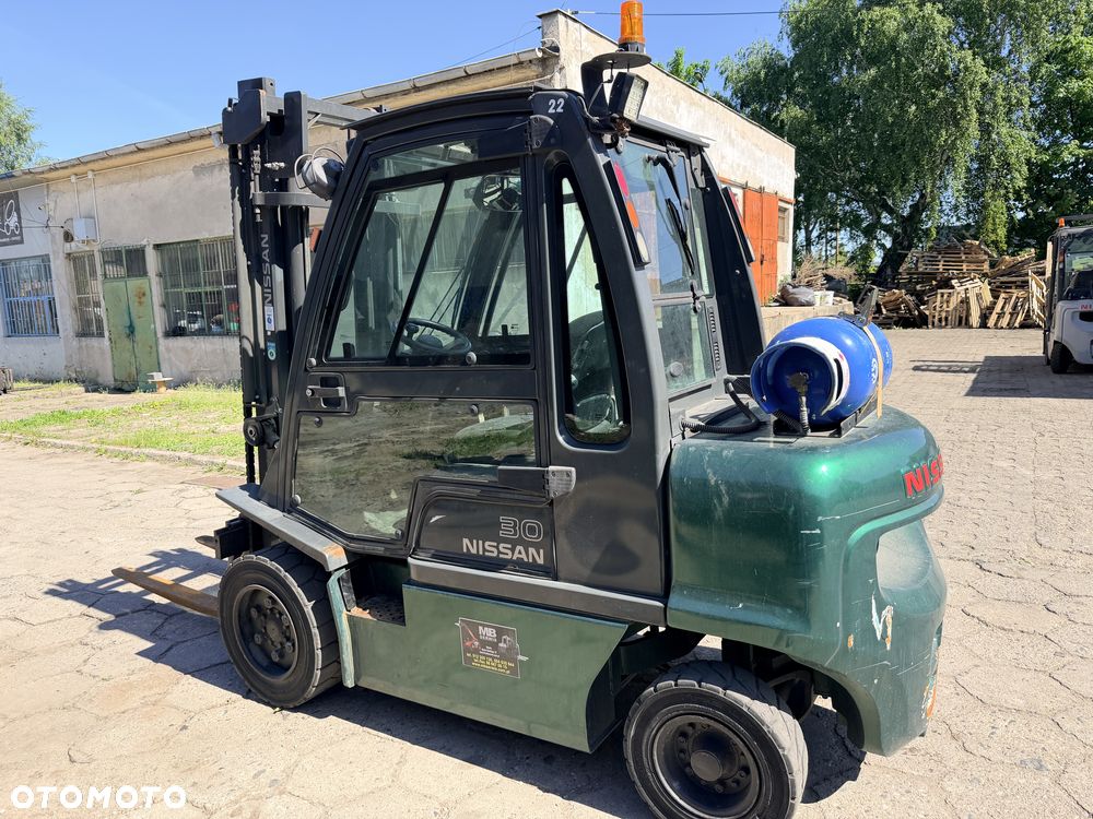 Nissan UG1D2A30LQ - 3