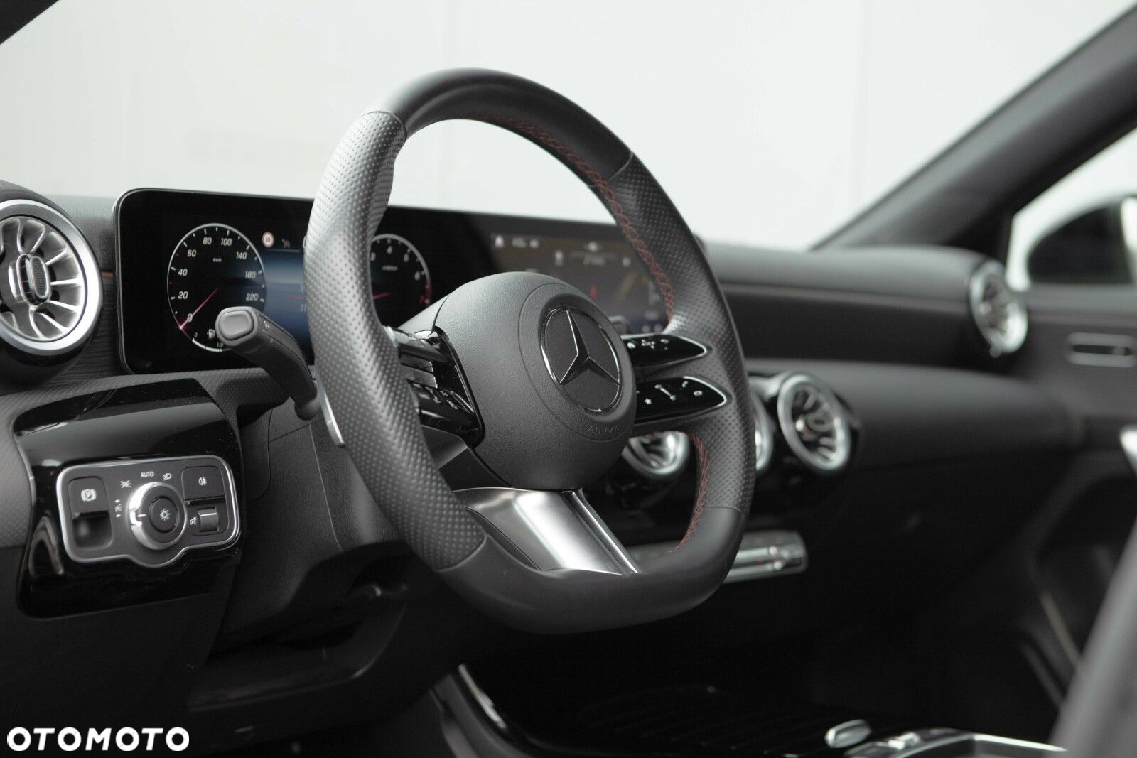 Mercedes-Benz Klasa A 200 AMG Line 7G-DCT - 18