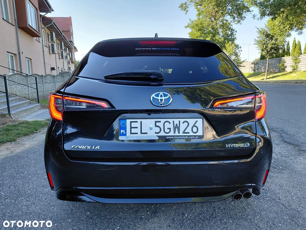 Toyota Corolla 2.0 Hybrid Executive - 29