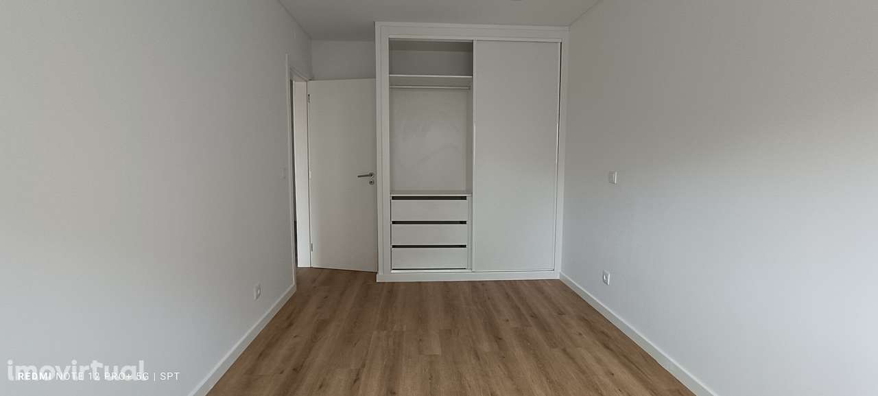 T2 com varanda e cozinha separada em Alverca - Grande imagem: 4/16