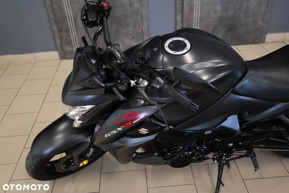 Suzuki GSX - 20