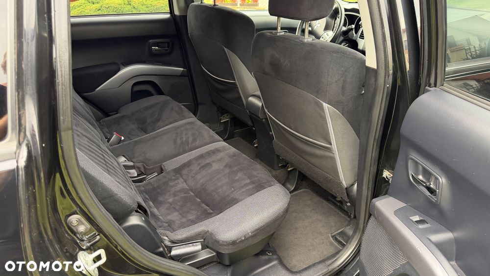 Mitsubishi Outlander 2.0 DI-D 4WD Intense - 14