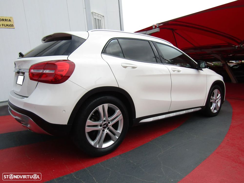 Mercedes-Benz GLA 220 d 7G-DCT Peak Edition - 17