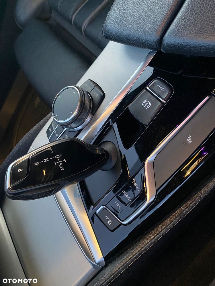 BMW Seria 5 520d xDrive Luxury Line sport - 20