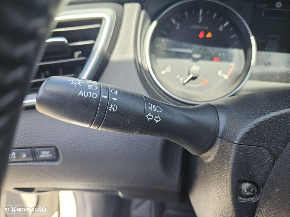 Nissan Qashqai 1.6 dCi N-Connecta 18 RS+PS - 38