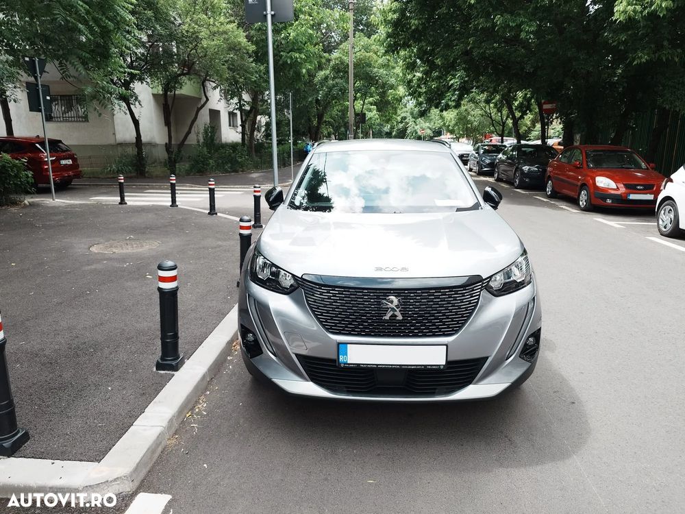 Peugeot 2008 1.2 L PureTech STT EAT8 Allure - 6