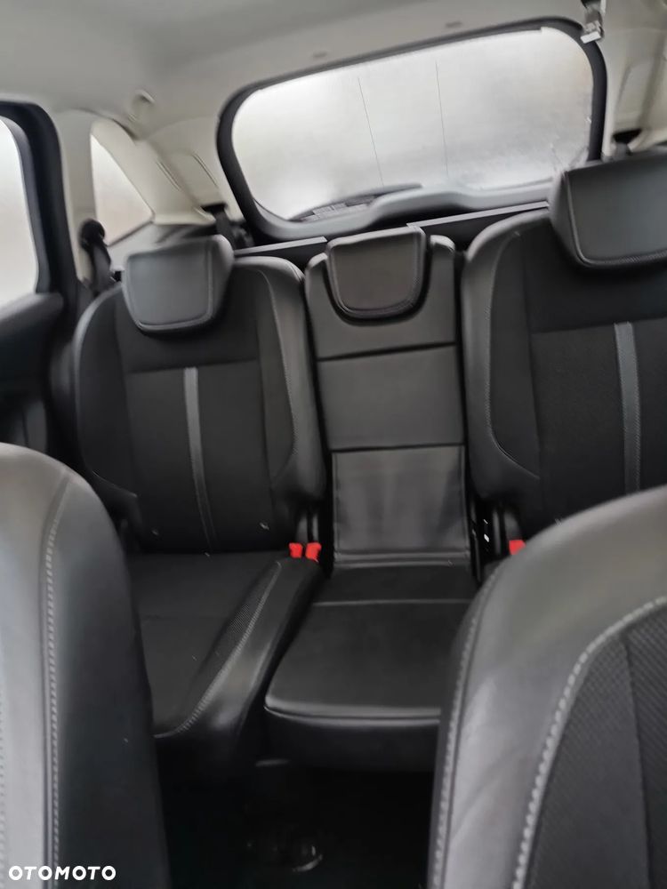 Ford Grand C-MAX - 13