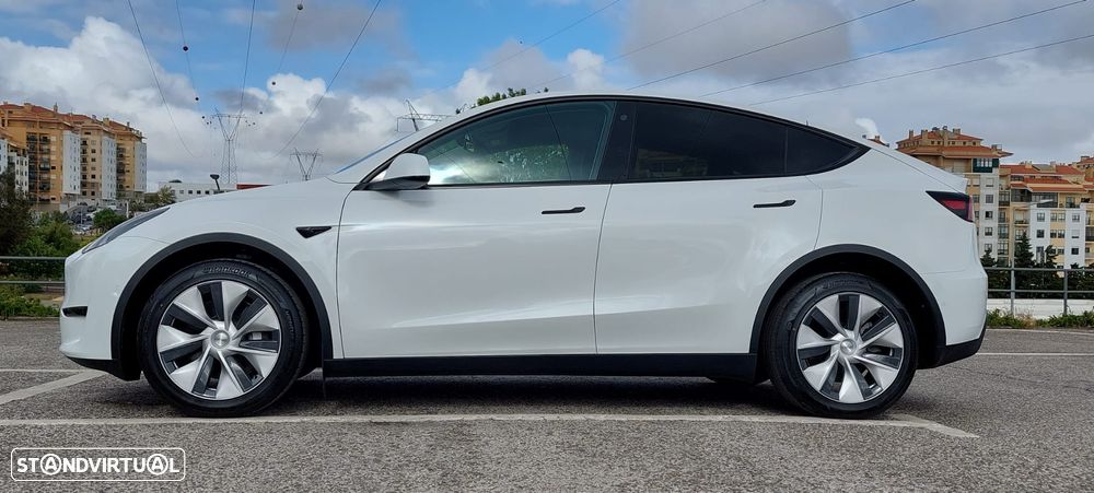 Tesla Model Y Long Range Dual Motor AWD - 9