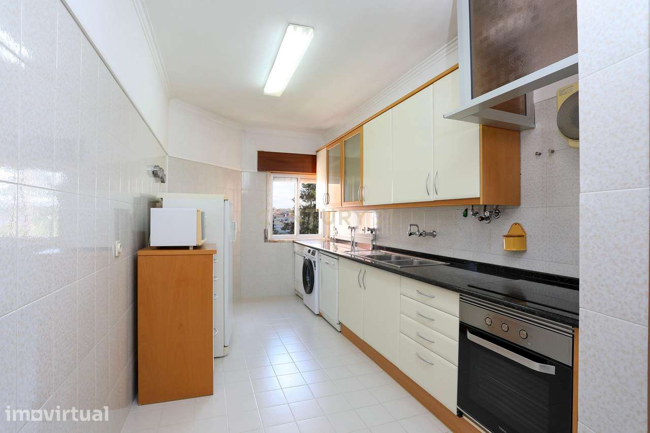Apartamento T3 com Varanda e Arrecadação - Rio de Mouro - Grande imagem: 2/26