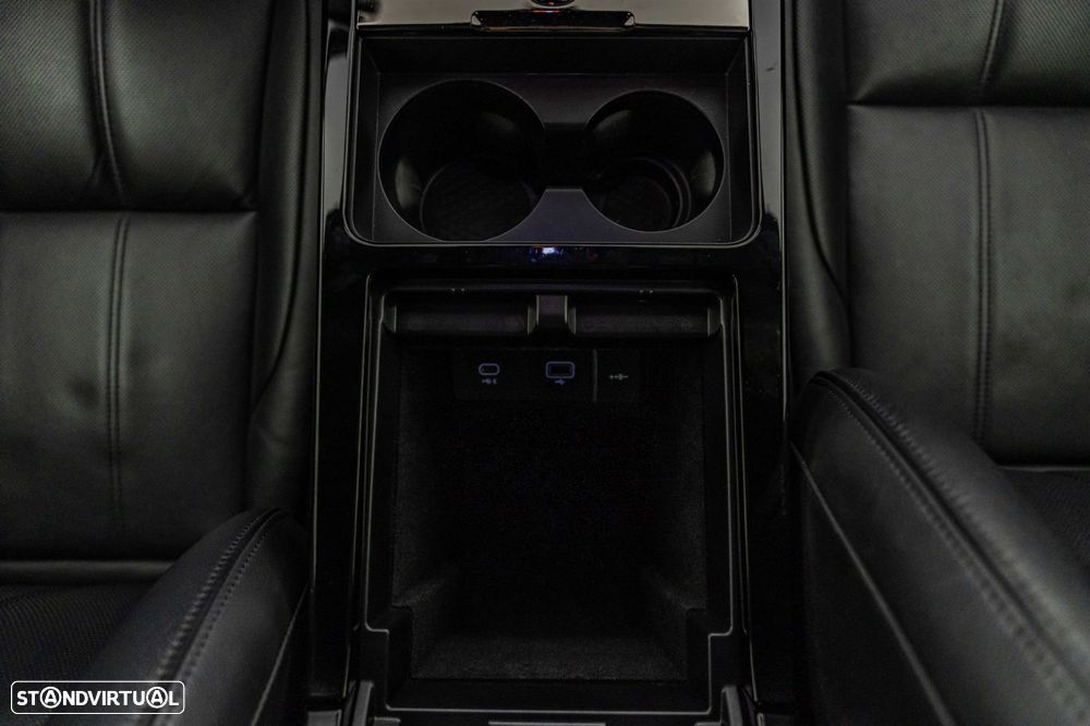 Land Rover Range Rover Evoque 1.5 P300e AWD Auto - 33