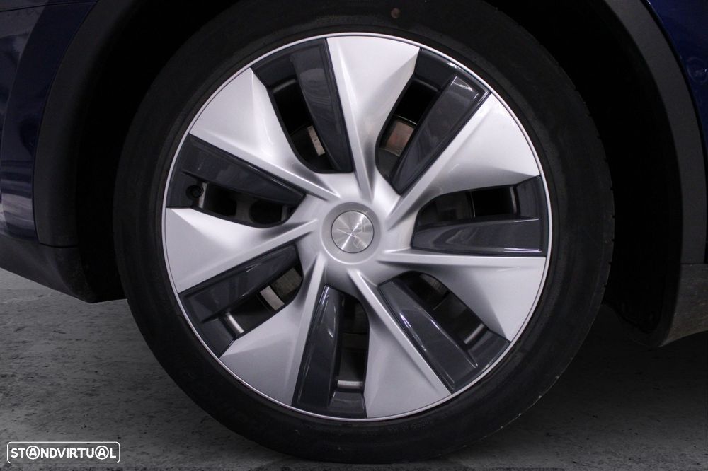 Tesla Model Y RWD - 14