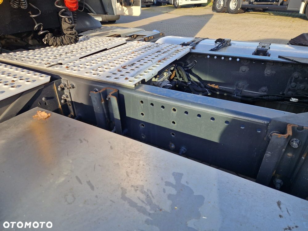 Volvo Rama Odnowiona, Opony 10 mm bieżnika MEGA - 9