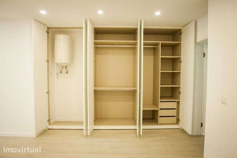 Apartamento T1 no R/C totalmente remodelado na Romeira/Almada - Grande imagem: 2/8