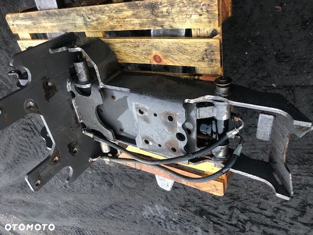 Massey Ferguson - Zaczep Hitch - Hydrauliczny Dolny - 2