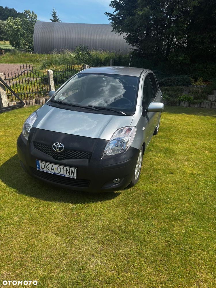 Toyota Yaris - 1