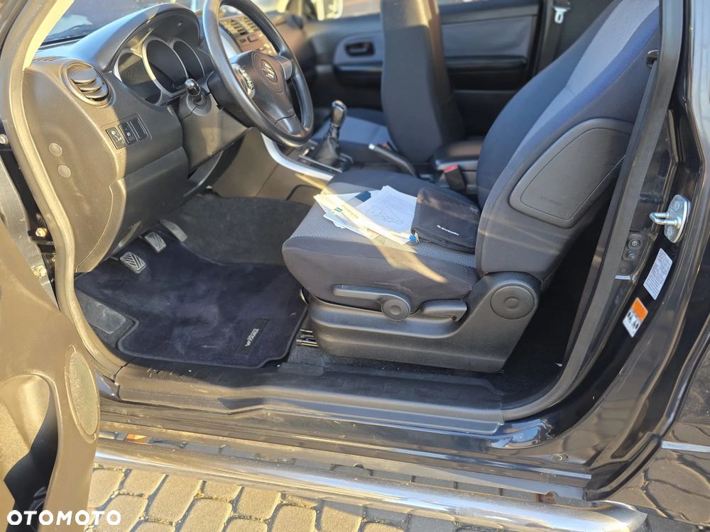 Suzuki Grand Vitara 1.6 Black&White - 17