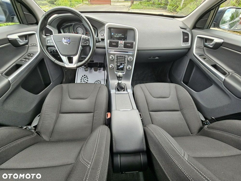Volvo XC 60 D3 Momentum - 8