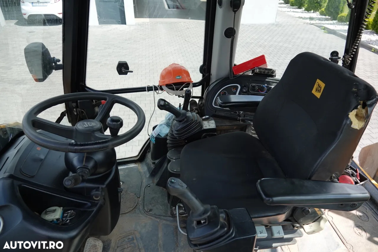 JCB 3CXCAEC / EXCAVATOR / MANETĂ DE SERVICIU / 2011 - 32