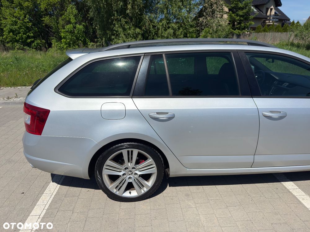 Skoda Octavia 2.0 TDI DSG RS - 14