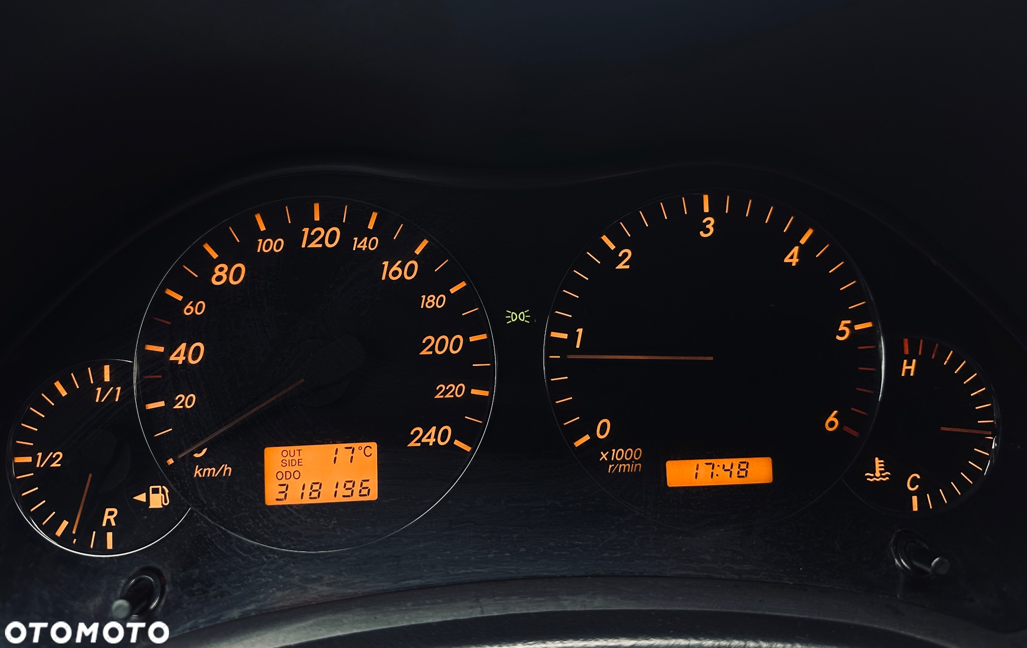 Toyota Avensis 2.0 D-4D High - 21
