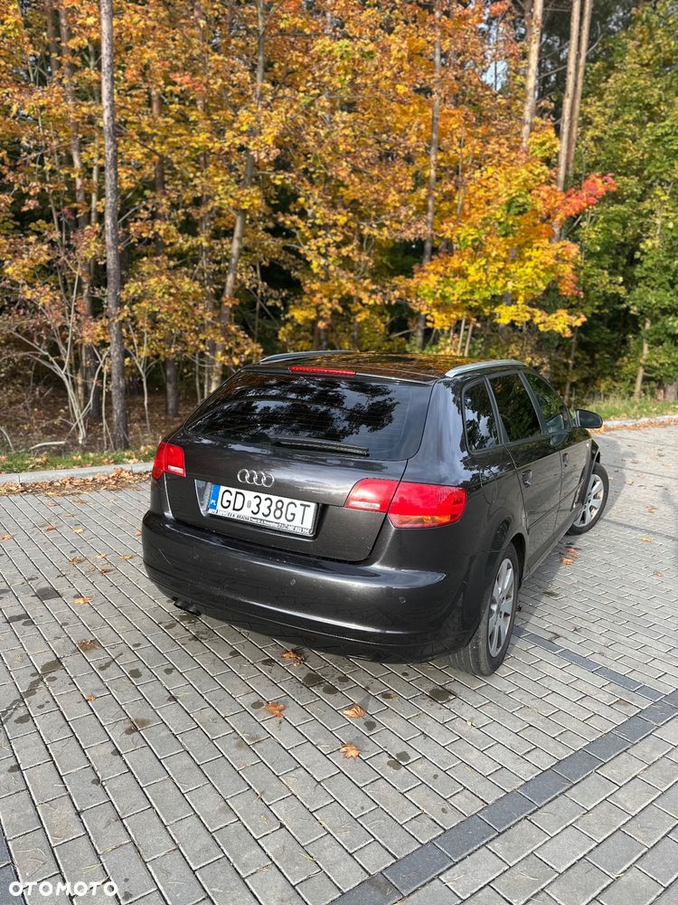 Audi A3 2.0 TDI DPF (DSG) S tronic Ambition - 4
