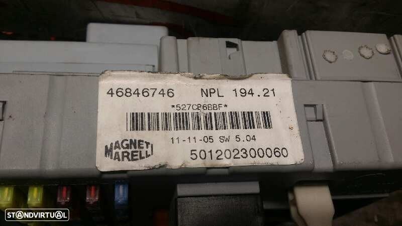 CAIXA RELÉS / FUSÍVEIS FIAT CROMA 2005 -46846746 - 1
