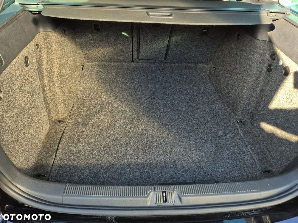 Skoda Octavia Combi 2.0 TDI CR DPF DSG RS - 7