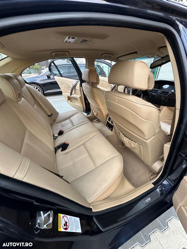 BMW Seria 5 525iA - 4