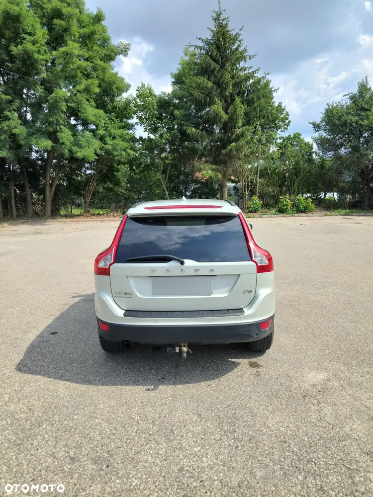 Volvo XC 60 D3 Momentum - 4