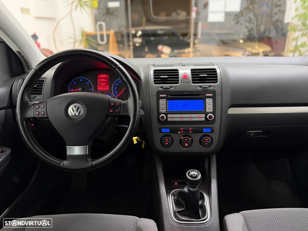 VW Golf 1.9 TDi BlueM. Trend. AC - 13