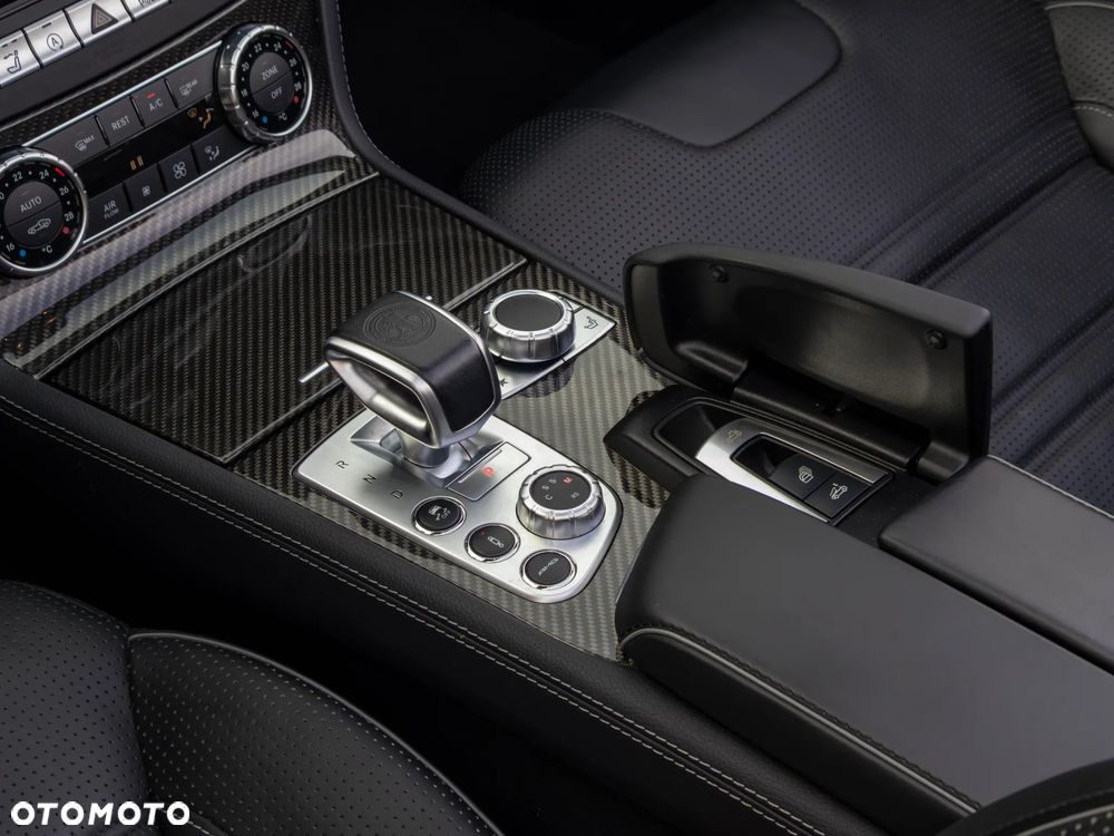 Mercedes-Benz SL 63 AMG - 17