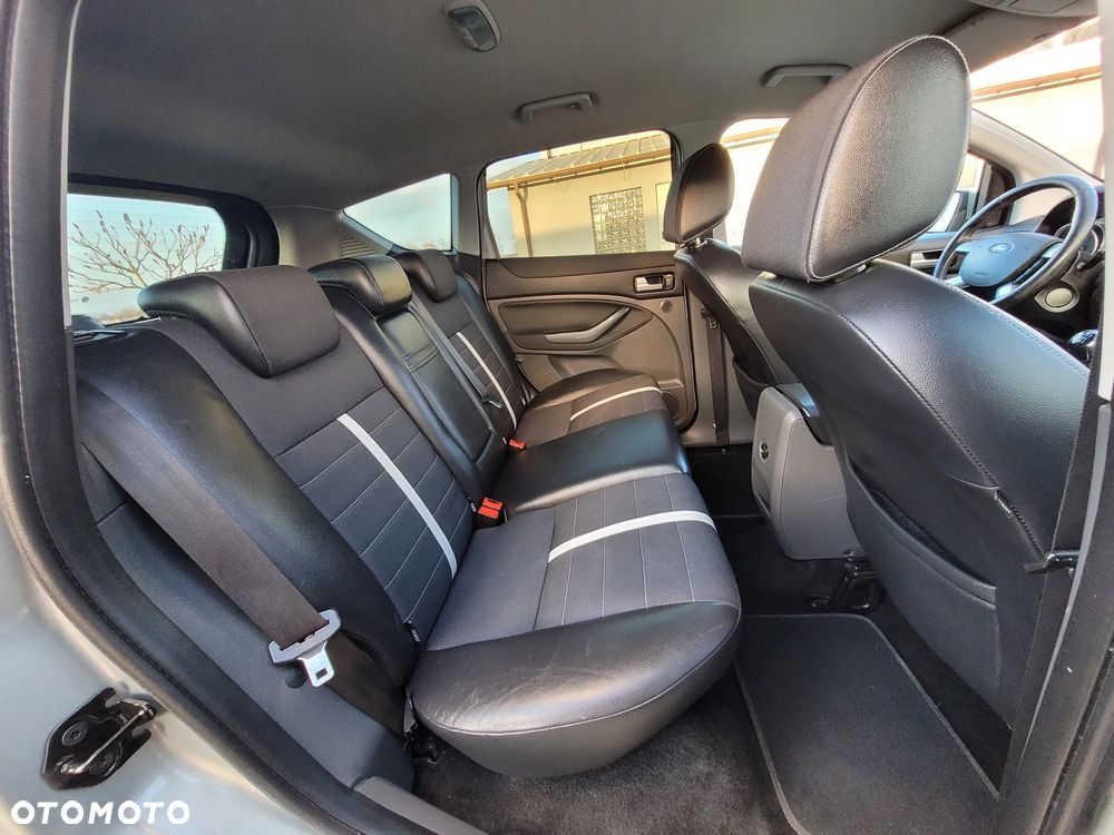 Ford Kuga 2.0 TDCi 2x4 Titanium - 20