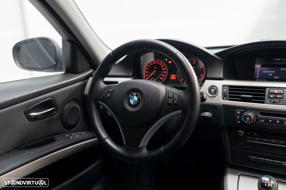 BMW 318 d Navigation Sport - 8
