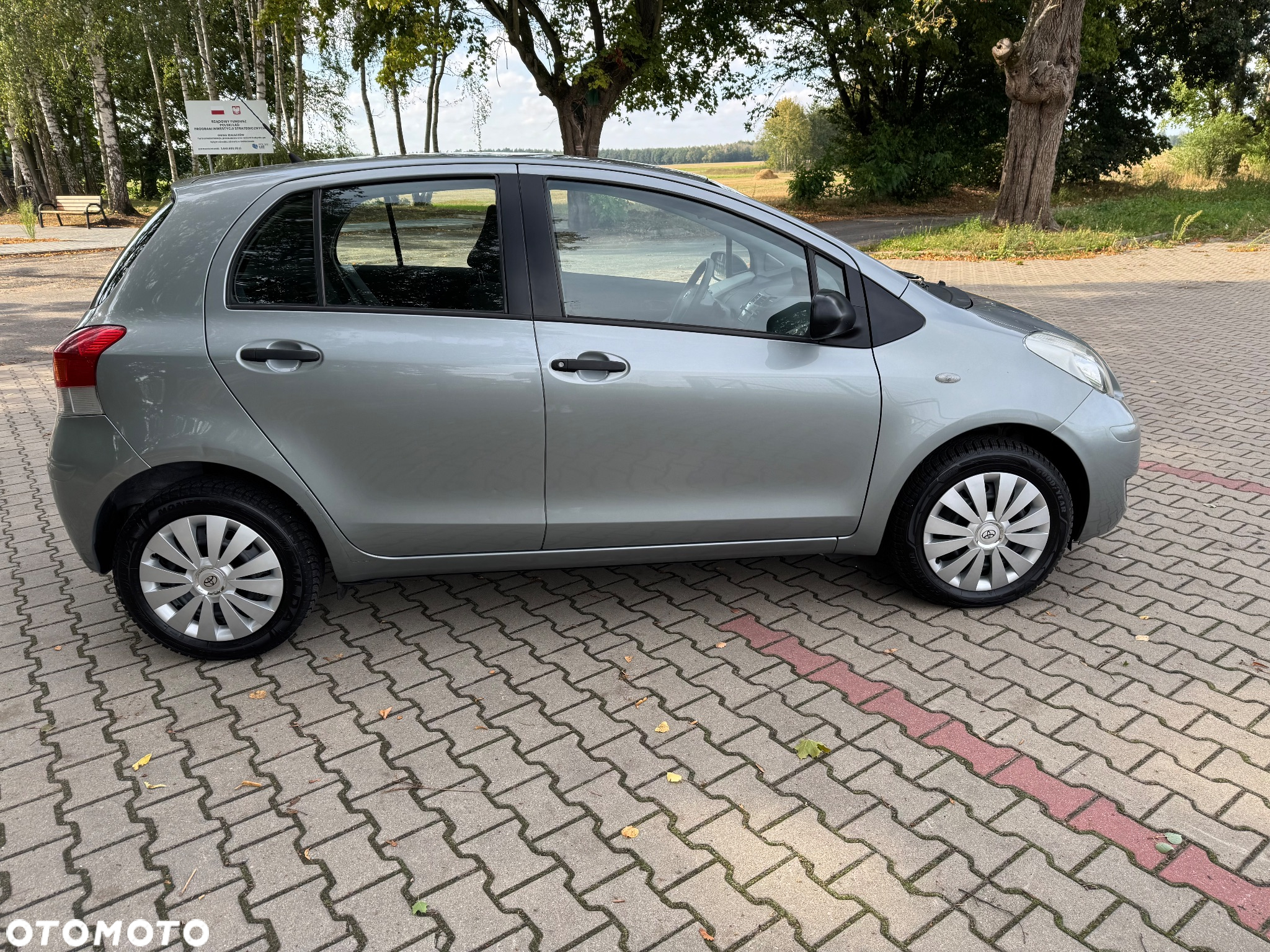 Toyota Yaris - 10