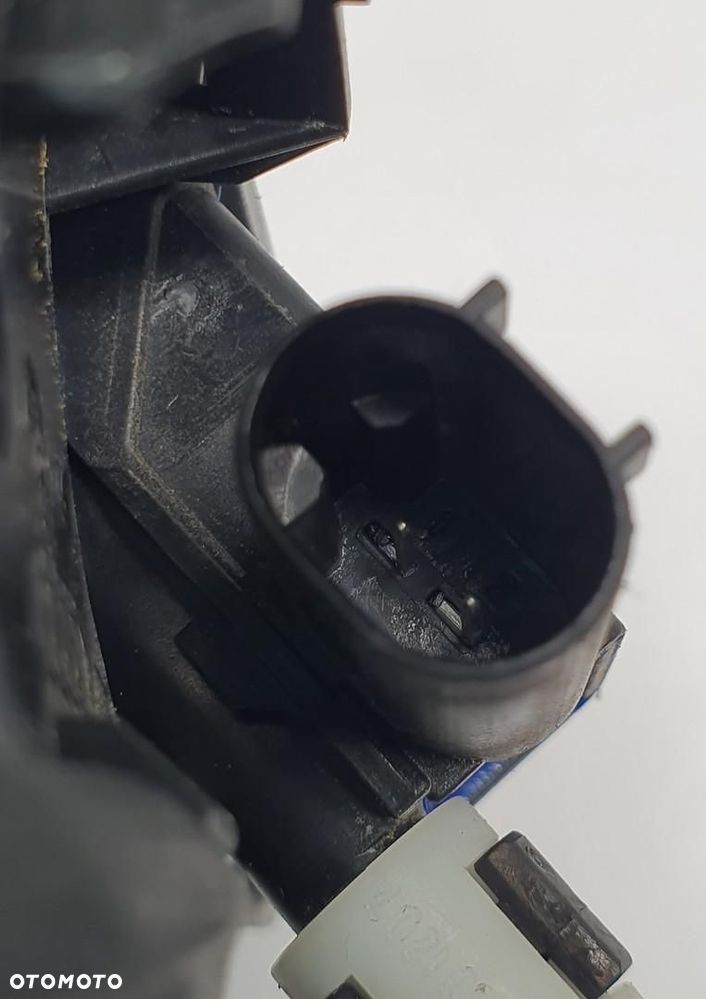 DYSZA SPRYSKIWACZ SZYBY PRZÓD AUDI TT 8J 2.0 TFSI 8J0955987G - 4