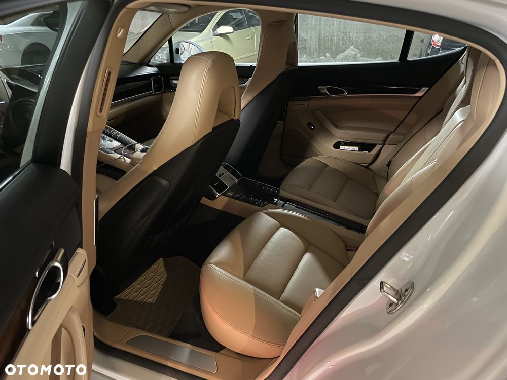 Porsche Panamera Edition - 8
