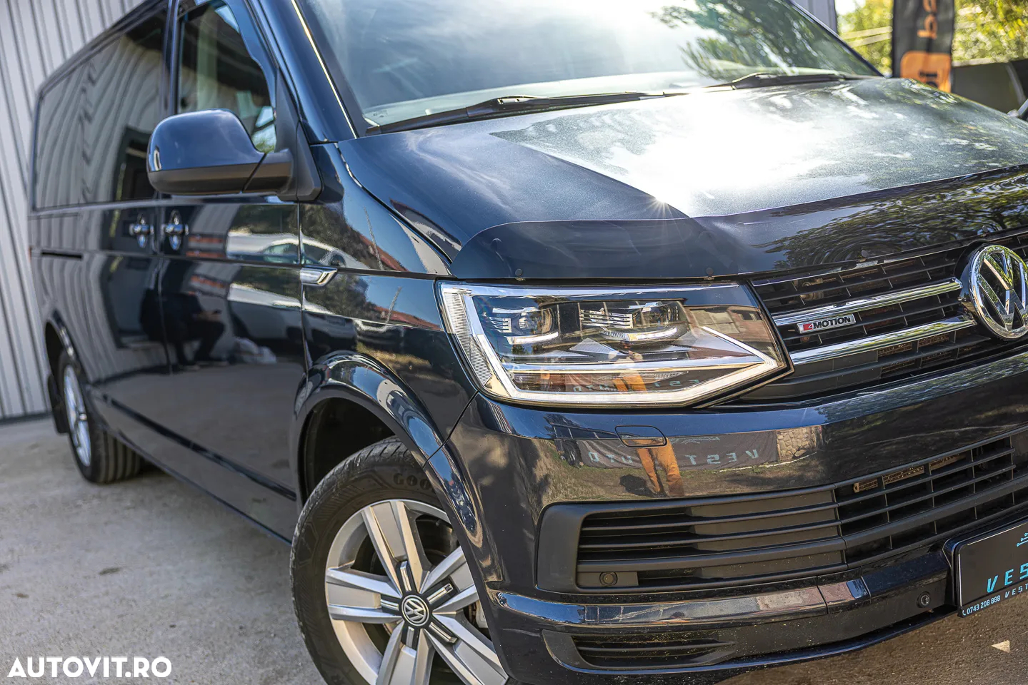 Volkswagen Multivan - 11