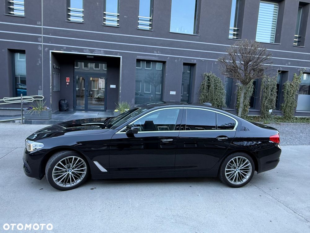 BMW Seria 5 530i xDrive Sport - 10